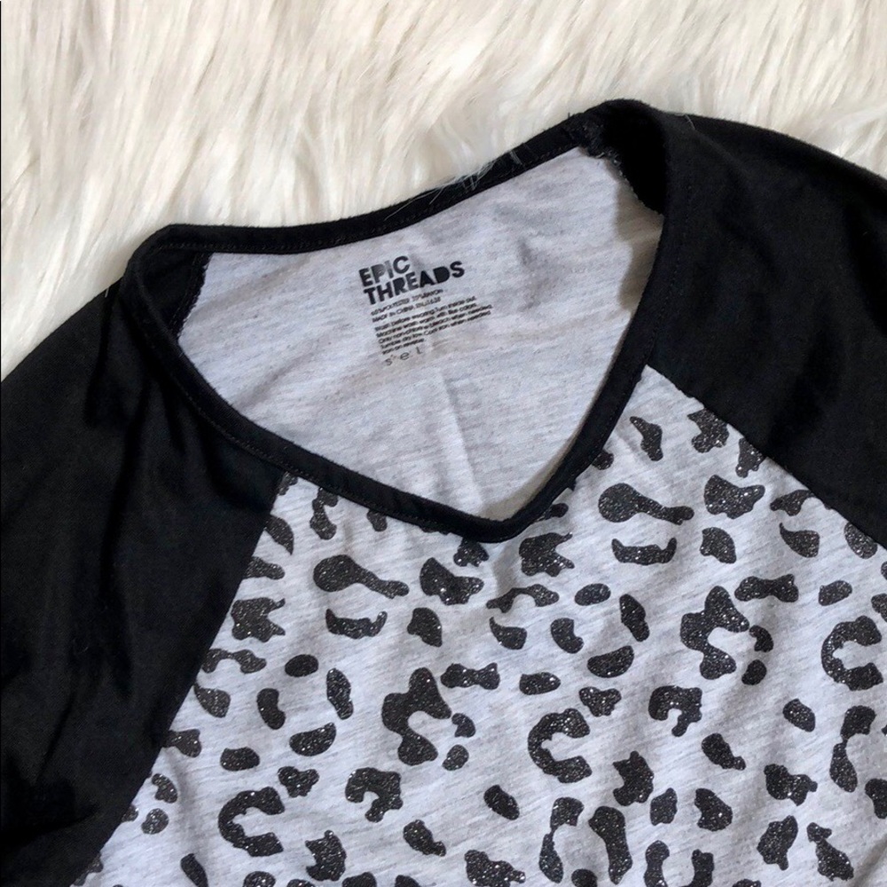 Epic Threads tee - Picture 2 of 3
